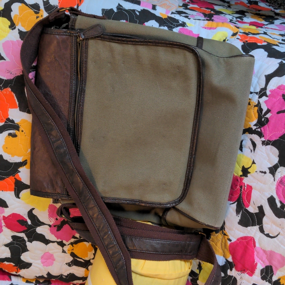 Fossil inspired messenger laptop bag